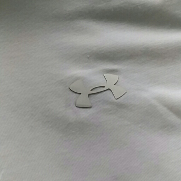 White collered zip heat gear tee. - Picture 2 of 4